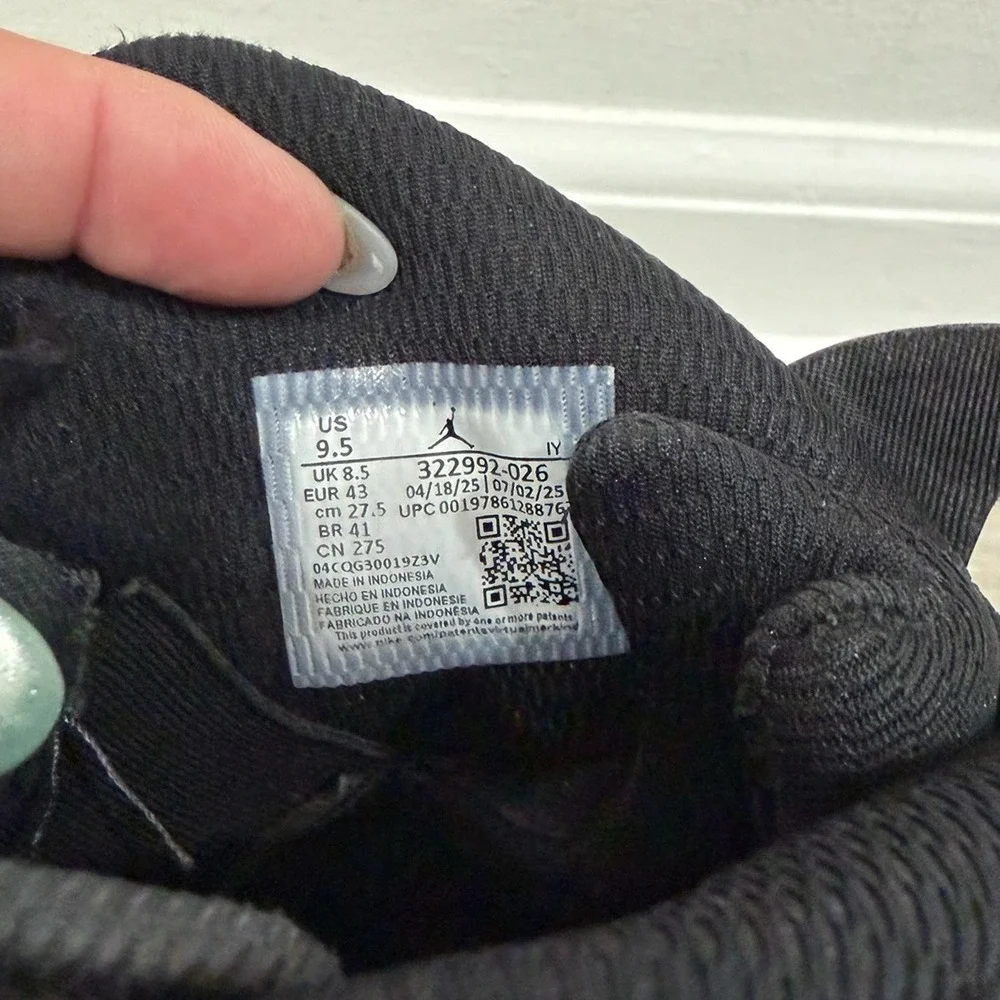 Jordan rings black